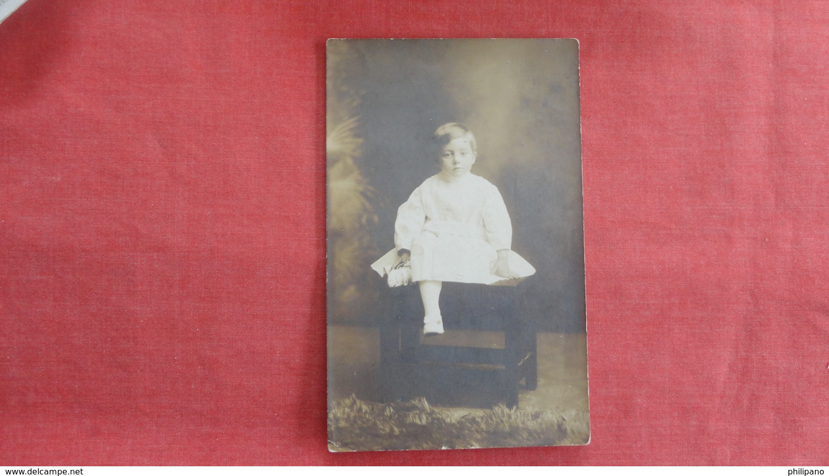 RPPC-- Child On Chair  Ref 2707 - Da Identificare