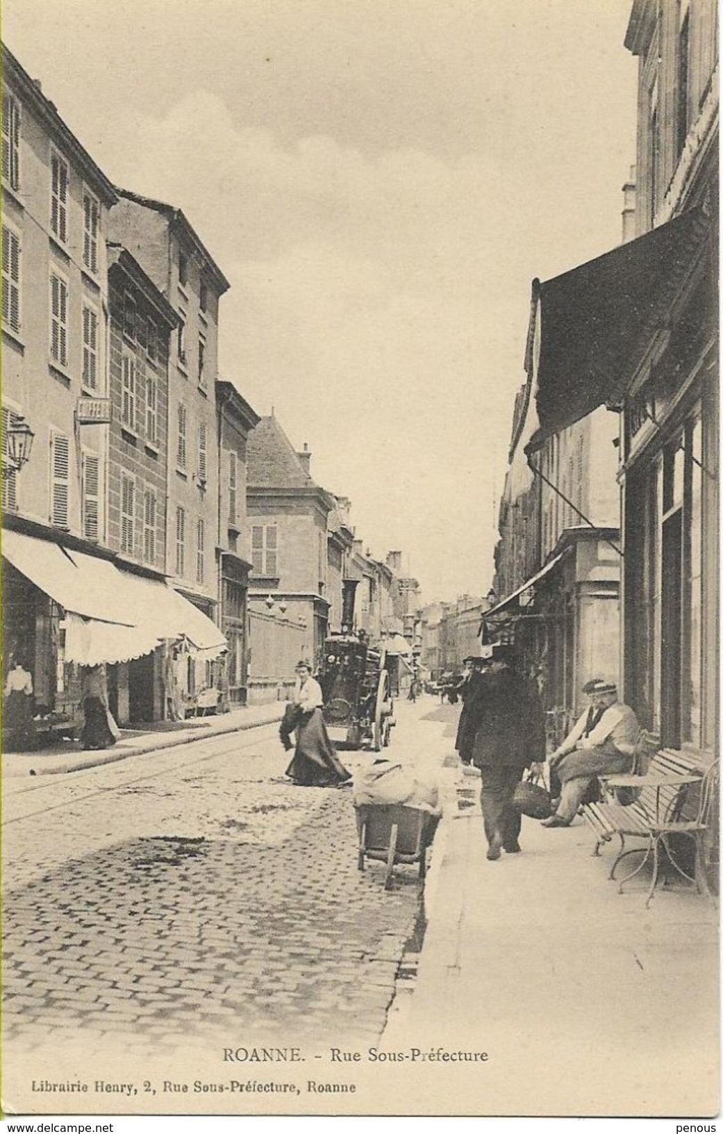 ROANNE  Rue Sous-Préfecture (rue Animée) - Roanne