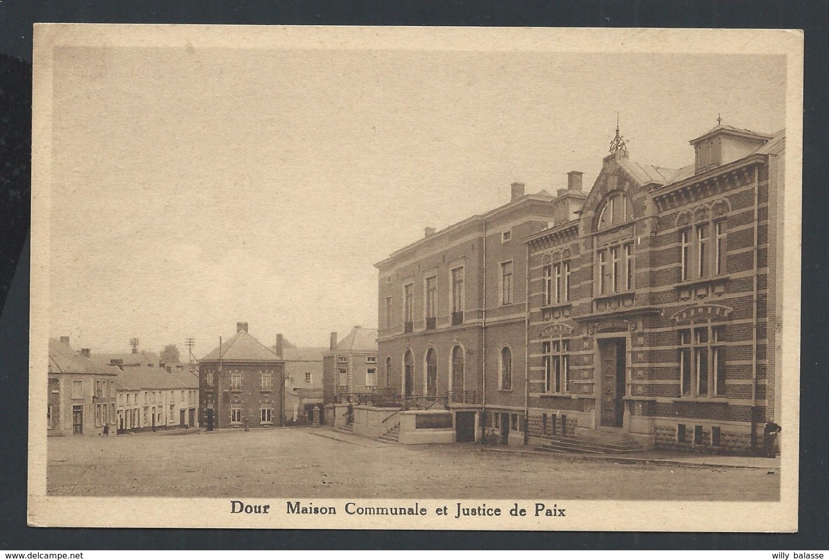 +++ CPA - DOUR - Maison Communale Et Justice De Paix  // - Dour