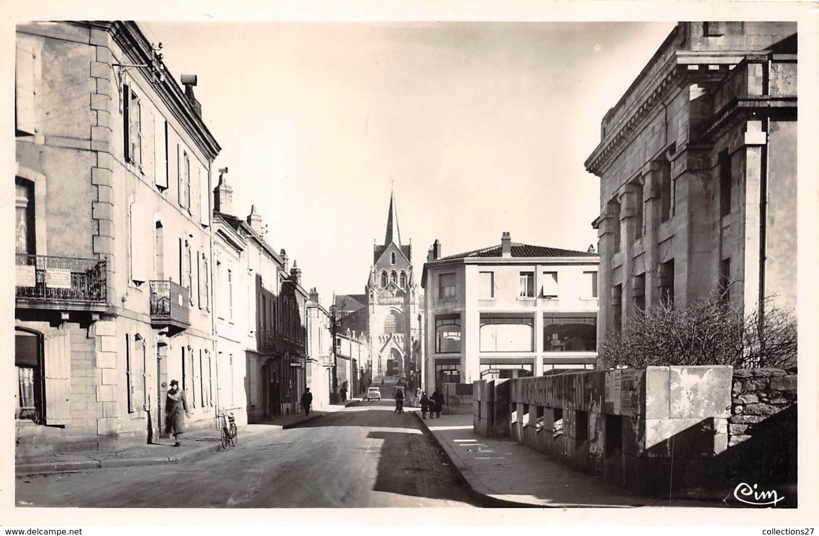 81-MAZAMET- LE THEATRE ET L'EGLISE NOTRE DAME - Mazamet