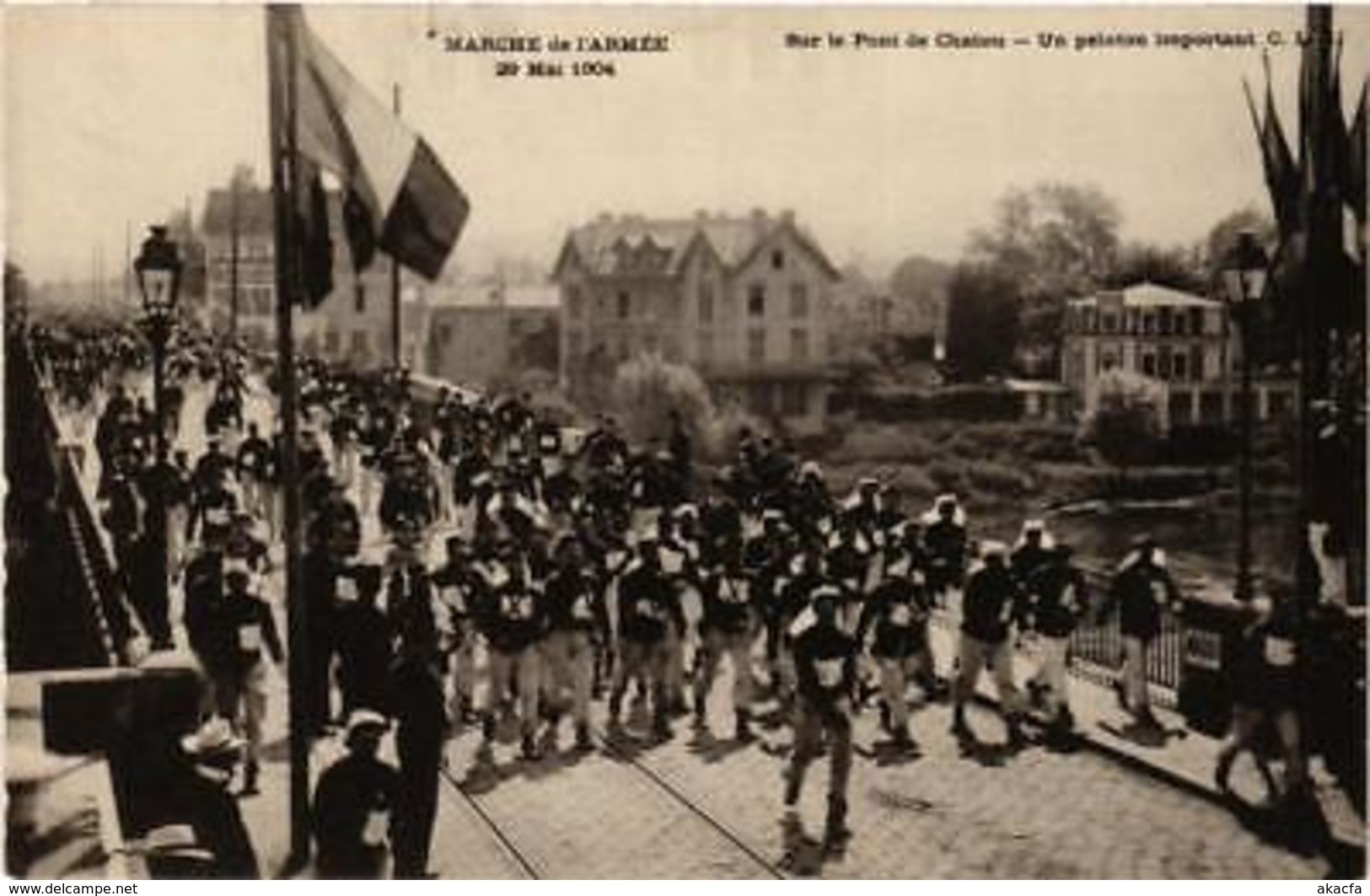 CPA PARIS Marche De L'Armee 1904. Sur Le Pont De Chatou. Un Peloton (562854) - Autres & Non Classés