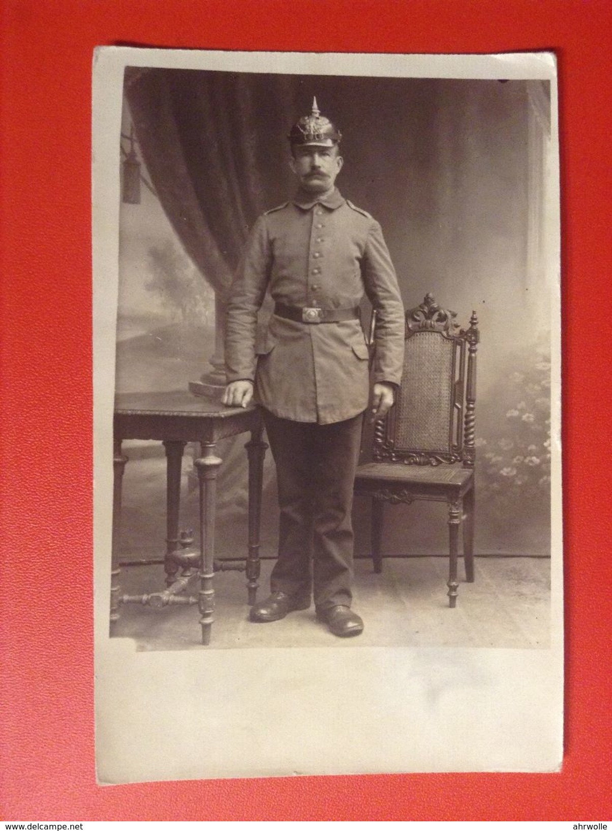 Foto AK WW1 Soldat Mit Pickelhaube Uniform 1917 - Uniformen