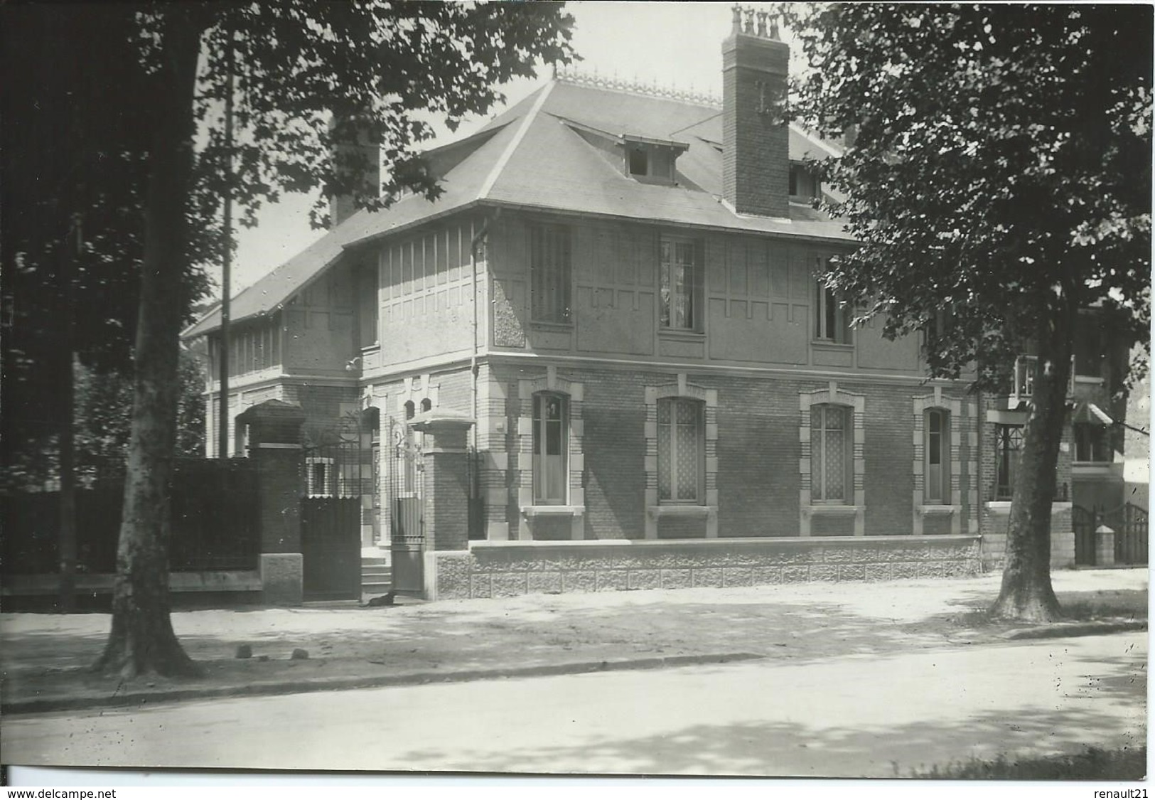 Chauny (Aisne)-Photo (17 Cm X 11.5 Cm) Du 29 Avenue Victor Hugo (Voir Scan Du Verso) - Lieux