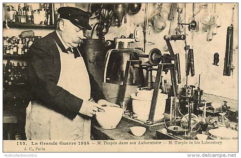 111017 MILITARIA GUERRE La Grande Guerre 1914 M TURPIN Dans Son Laboratoire COLOMBES Jouets Explosif Mélinite Inventeur - Personnages