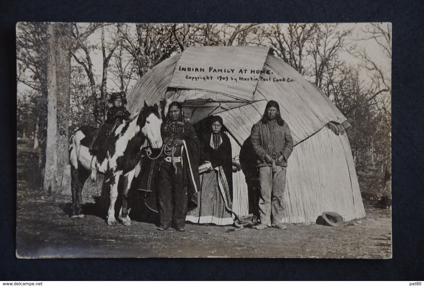 USA INDIAN FAMILY AT HOME 1909 By Martin Post Card - Kansas City – Kansas