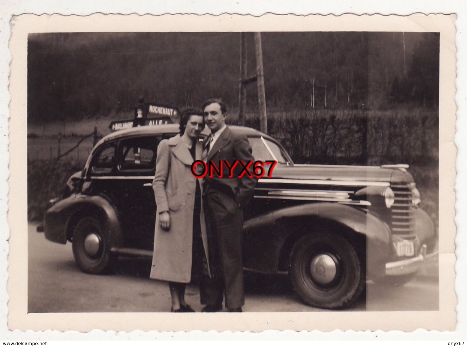 PHOTO 8,5 X 6 Cms - VOITURE-AUTO AUTOMOBILE-MARQUE A DETERMINER -TRANSPORT-Panneau De ROCHEHAUT (Belgique) - Automobili