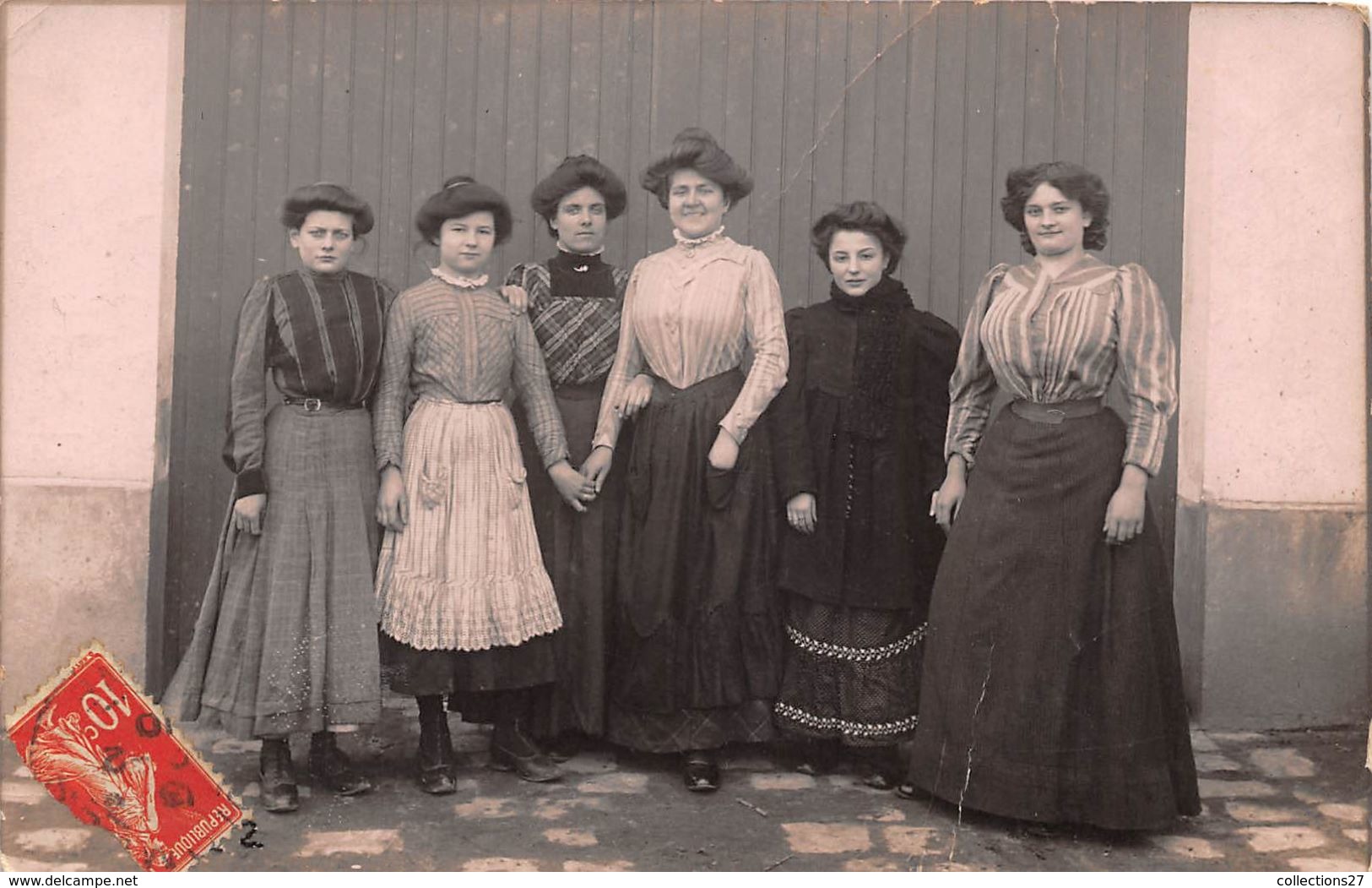 CARTE PHOTO- GROUPE DE FEMMES- A SITUER - Autres & Non Classés