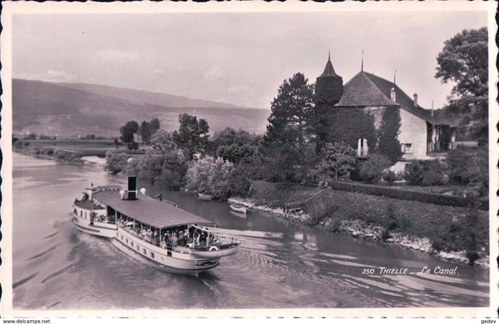 Navigation Sur Le Canal De La Thielle Le S/s Fribourg ? (250) - Thielle