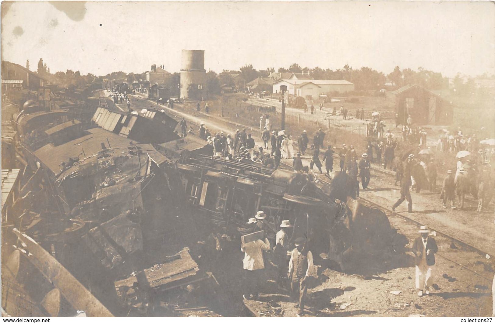 17-SAUJON- CARTE-PHOTO- DERAILLEMENT D'UN TRAIN- CATASTROPHE - Saujon