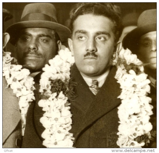 India Princes Indiens Nizam Hyderabad Family Victoria Station London Gare Londres Old Photo 1930's - Célébrités