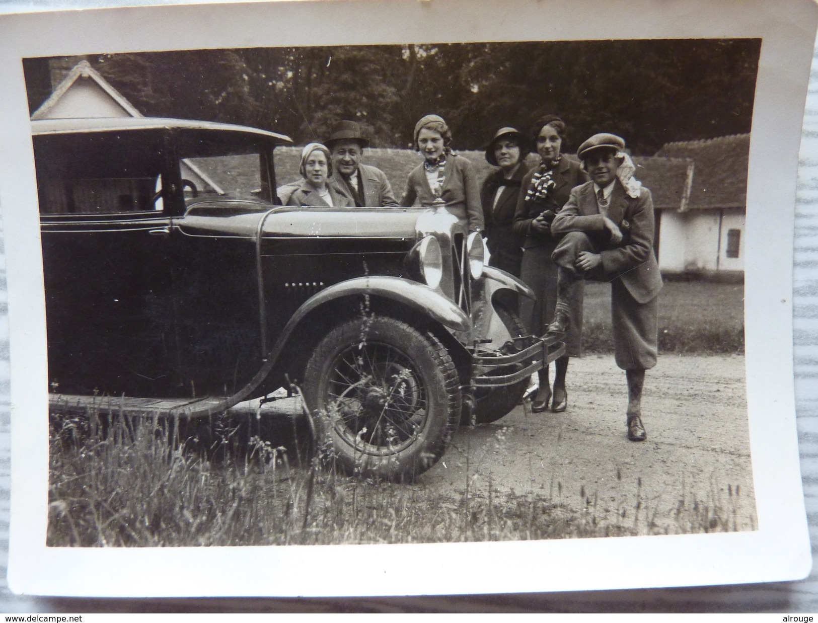 Photo: Une Famille Leur Belle Auto En 1932 - Personnes Anonymes