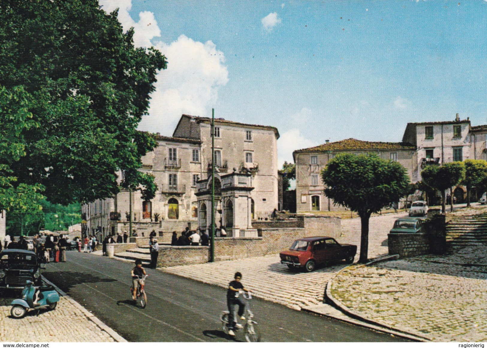 BENEVENTO - Santa Croce Del Sannio - Fontana Monumentale - Auto - Piaggio Vespa - Bambini In Bicicletta - Benevento