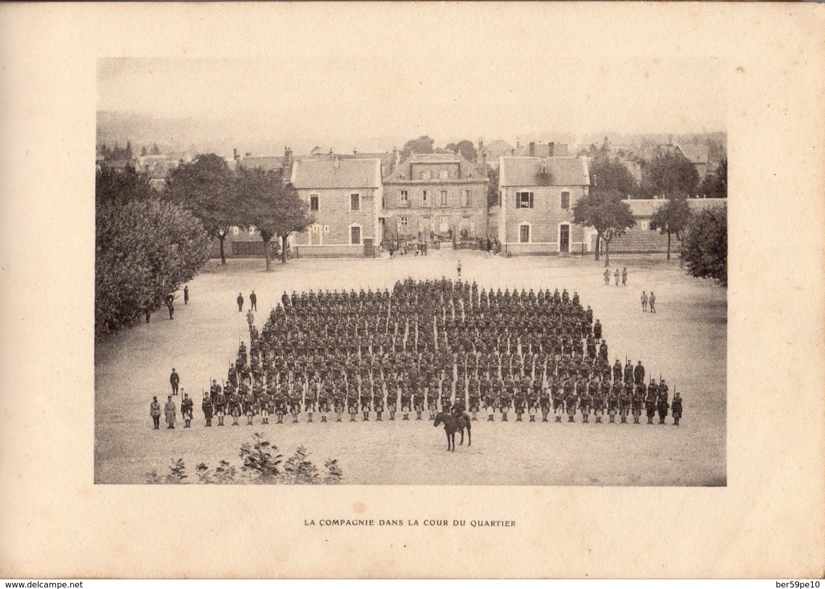 LIVRET RELIE  SOUVENIR DE L'INSTRUCTION DE LACLASSE 1918 84e REG. D'INFANTERIE 29e COMPAGNIE BRIVE AVRIL-OCTOBRE 1917