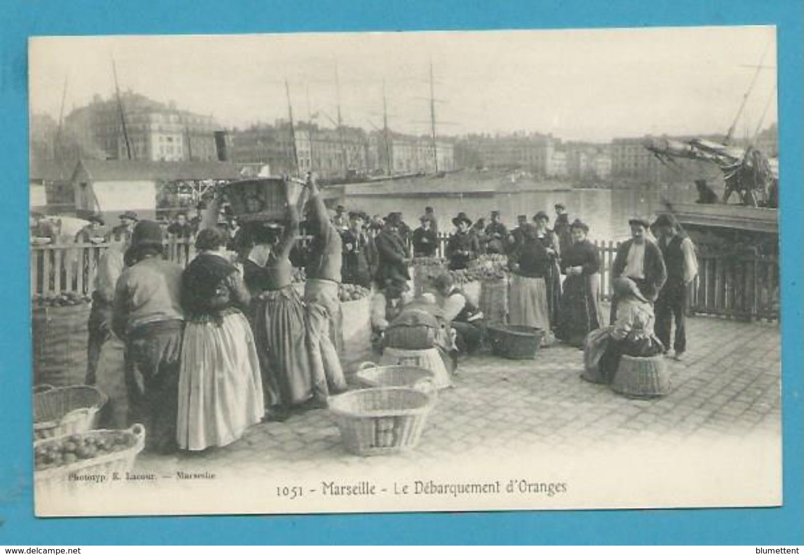 CPA 1051 - Débarquement D'oranges Marchands MARSEILLE 13 - Vecchio Porto (Vieux-Port), Saint Victor, Le Panier