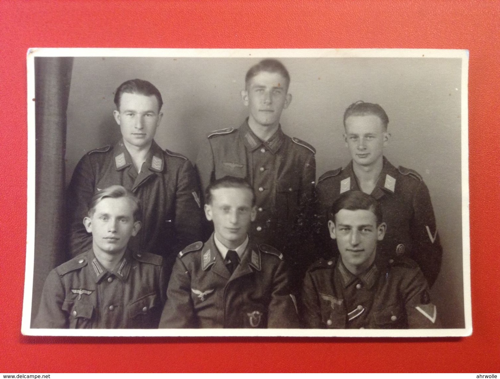 Foto AK Soldatengruppe WW2 Soldaten Uniformen Reichsadler Hakenkreuz Ca. 1940 - Divise