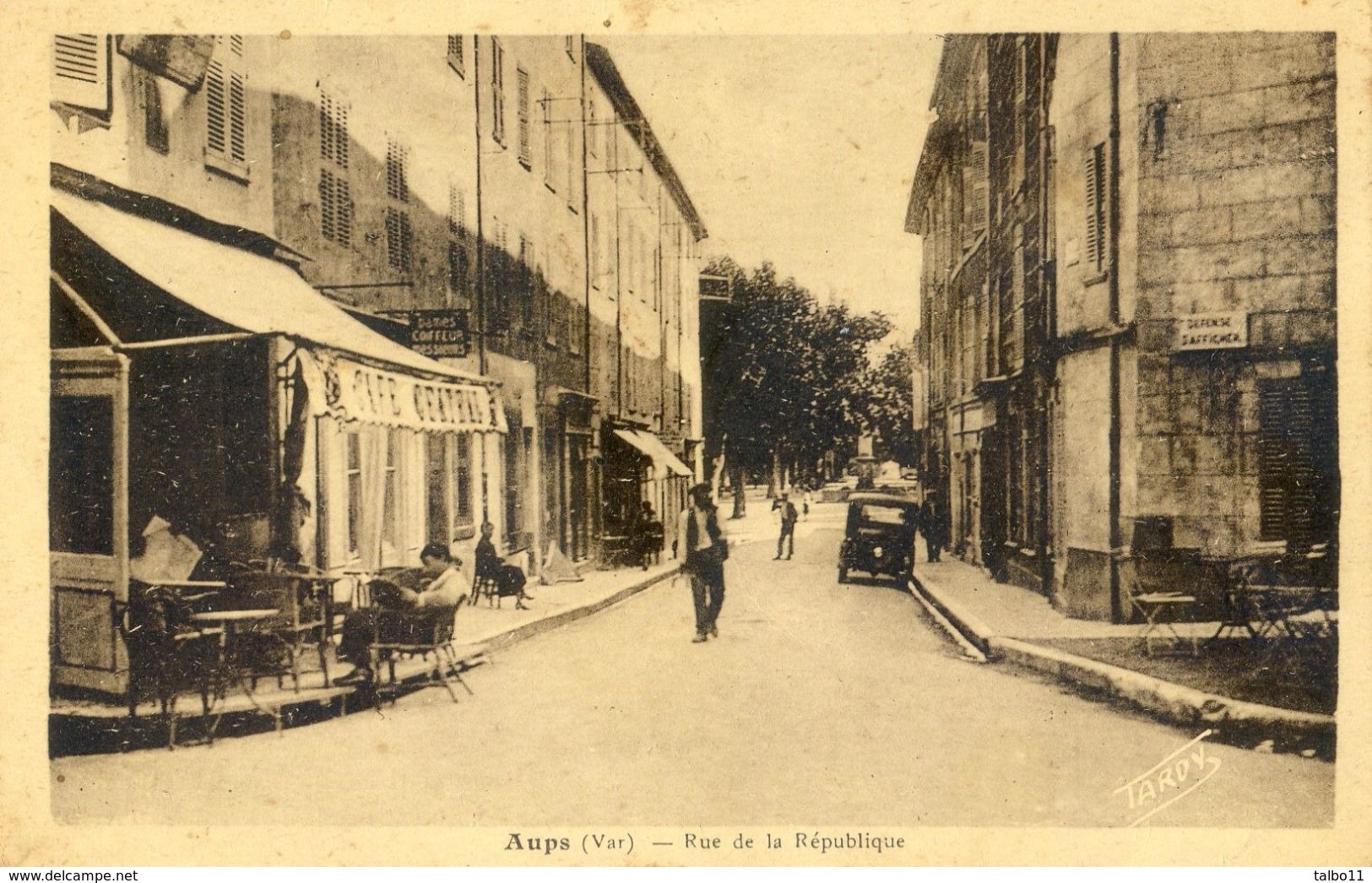 83 - Aups - Rue De La République - Aups