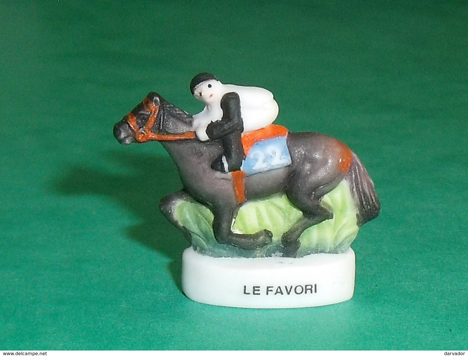 Fèves / Sports : Cheval , Personnage équitation , Le Favori  " Mat "   T124 - Sport
