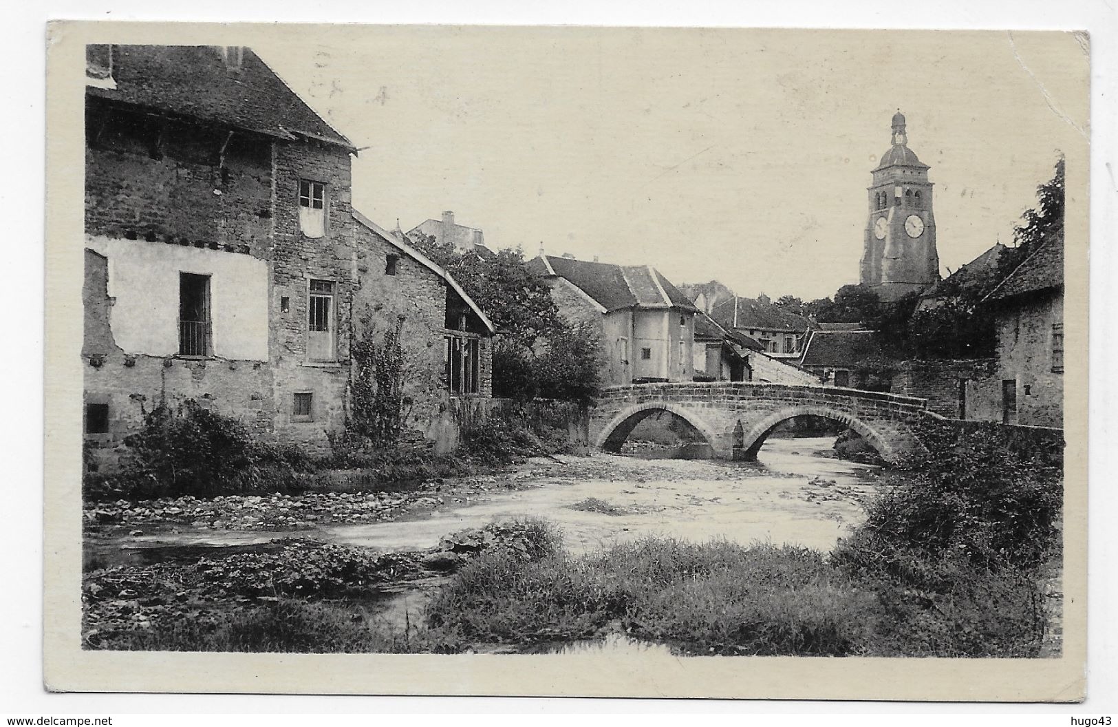 (RECTO / VERSO) ARBOIS EN 1952 - N° 3 - LE PONT ET LE VIEUX QUARTIER - PLI ANGLE HAUT A DROITE - FORMAT CPA VOYAGEE - Arbois