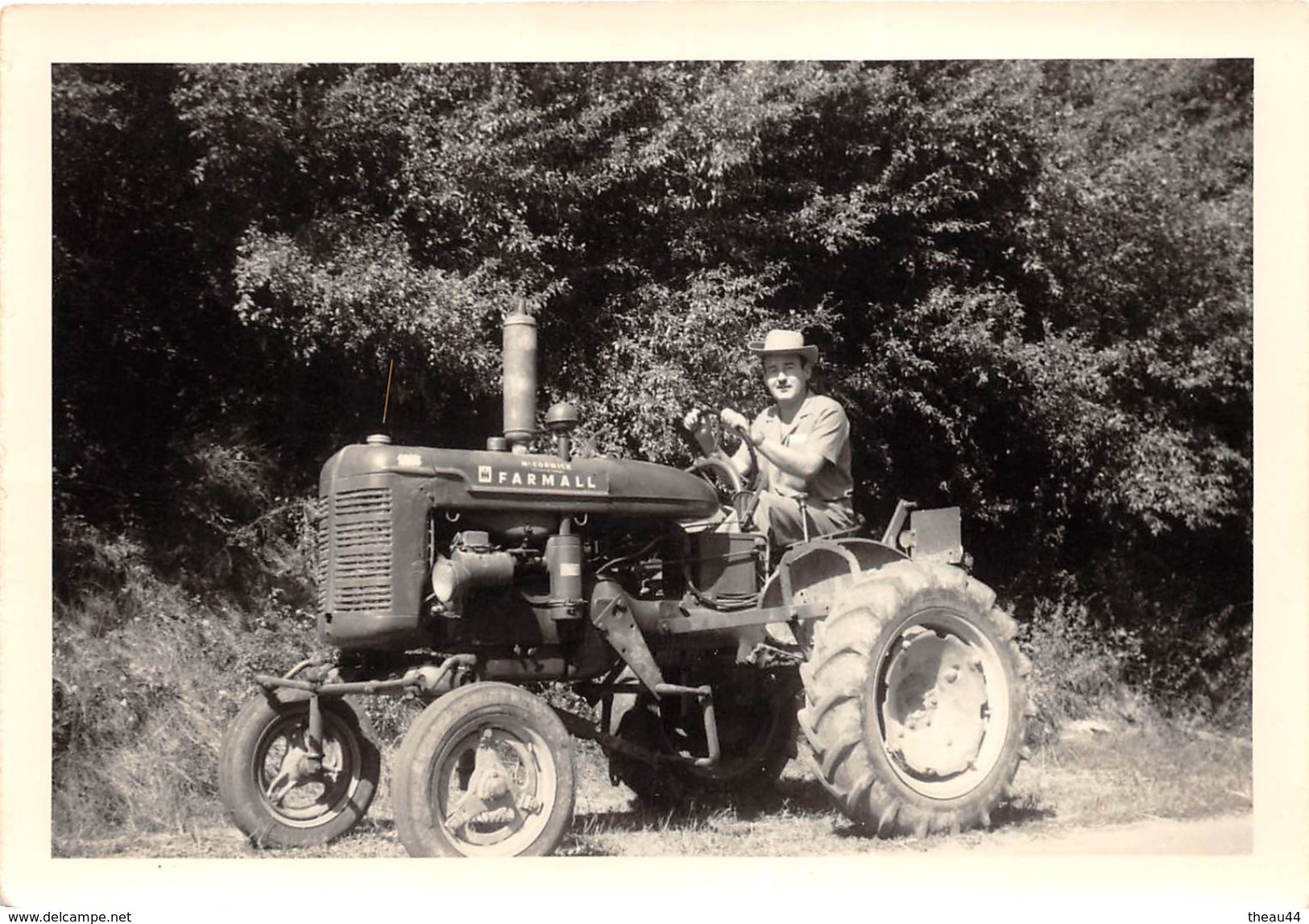 ¤¤   -  Cliché  -  Agriculture , Tracteur " FARMALL " Mc Cormick , Agriculteur  -  Voir Description  -  ¤¤ - Tracteurs