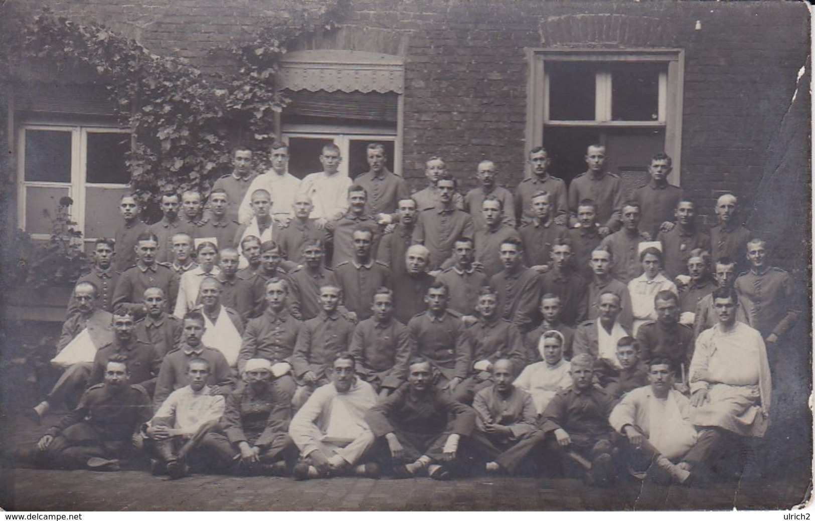 AK Foto Gruppe Deutsche Soldaten Mit Krankenschwestern - Verwundete Kranke - 1. WK (30993) - War 1914-18