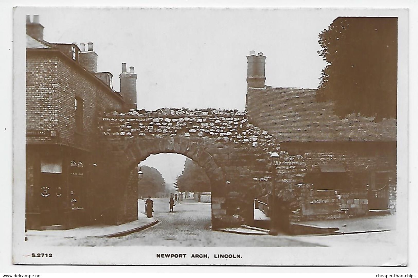 Lincoln - Newport Arch - Kingsway 2712 - Lincoln