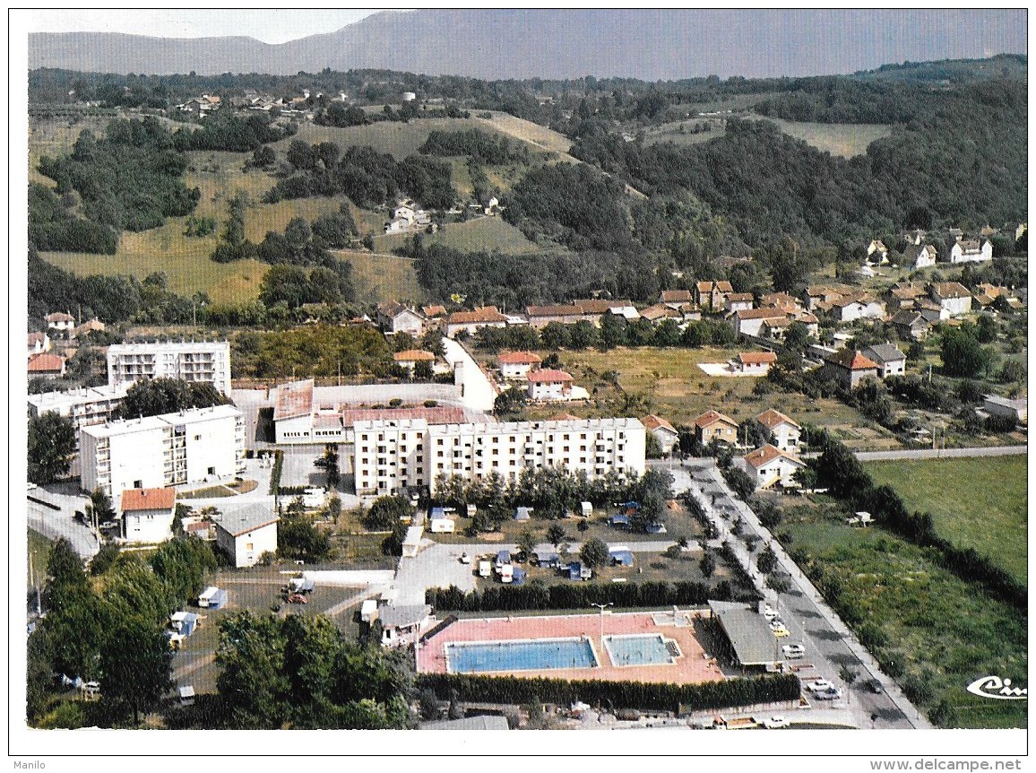 38 - RENAGE Vue Aérienne, La Piscine, Le Camping    - Ref 38.332.00.0.1839     CIM -COMBIER Imp à Macon - Renage