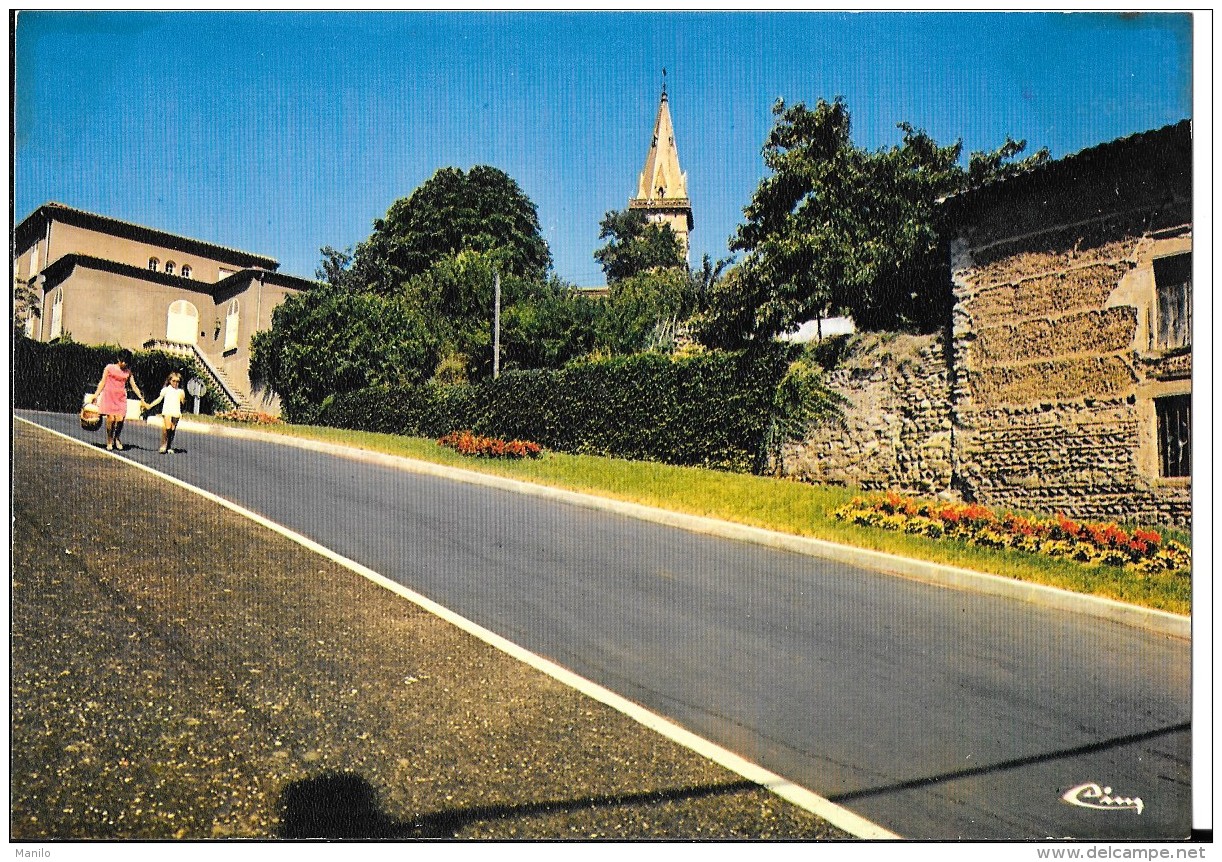 38 - ROUSSILLON - EN Montant Vers L'église, Rue Bossuet   - Ref 38.344.00.0.0001    CIM -COMBIER Imp à Macon - Roussillon