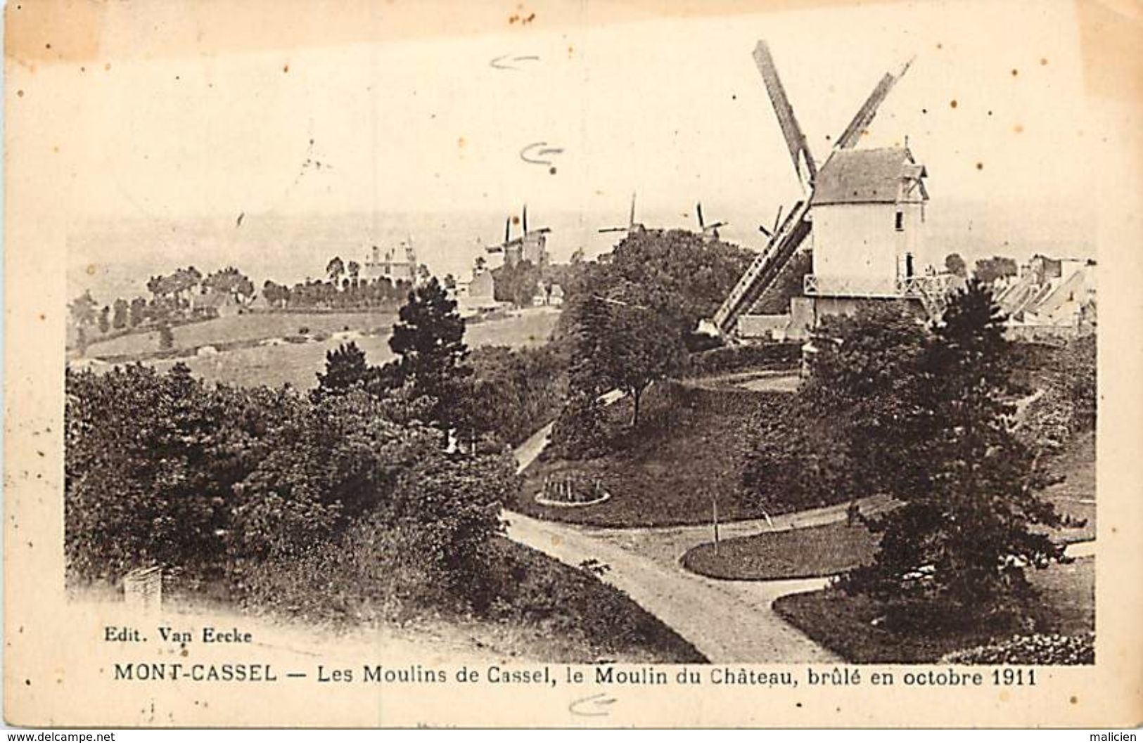 - Dpts Div -ref-UU367- Nord - Mont Cassel - Moulins De Cassel Et Moulin Du Chateau Brule En 1911 - Moulins A Vent -etat- - Cassel