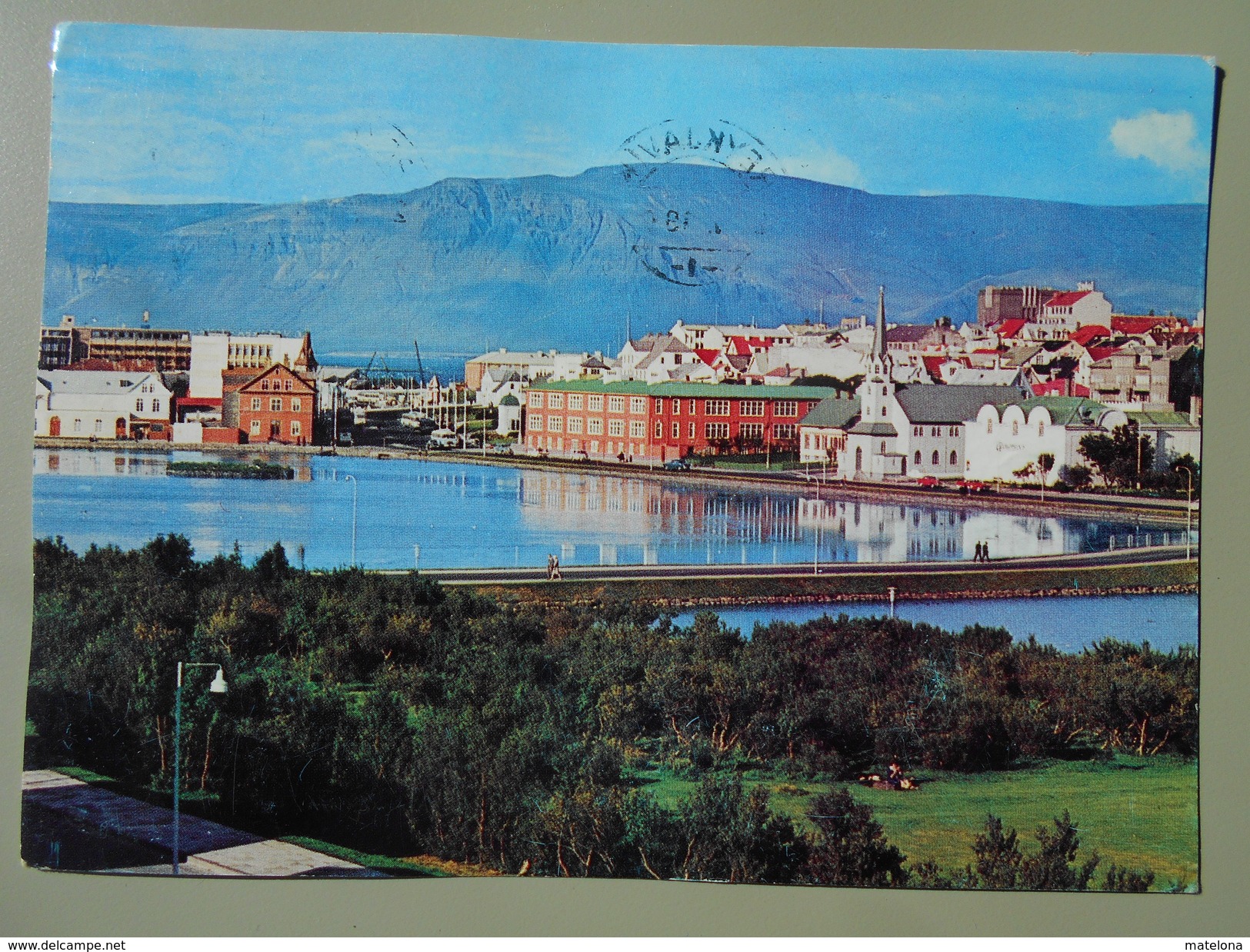 ISLANDE REYKJAVIK VIEW OF THE LAKE AND Mt. ESJA - Islande