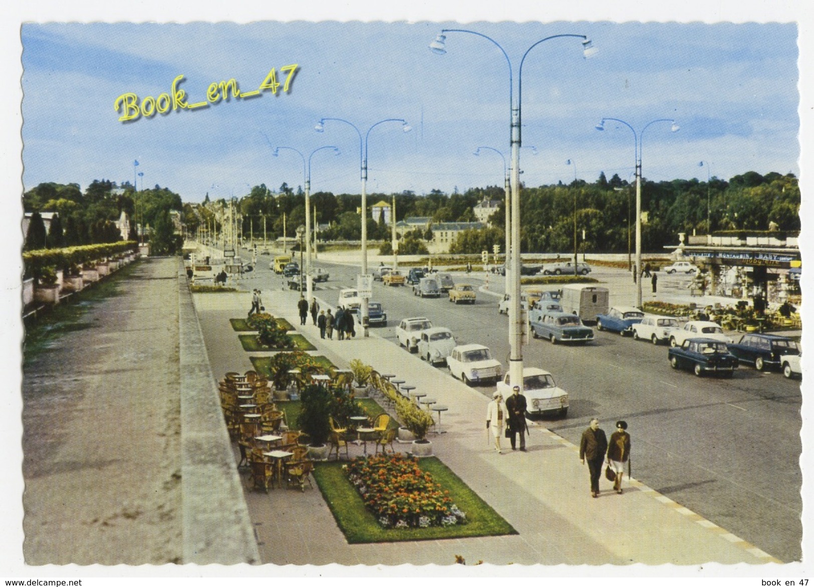 {78050} 37 Indre Et Loire Tours , Rue Nationale Et Pont Sur La Loire ; Animée , Citroën DS Tube HY , Renault , Simca - Tours