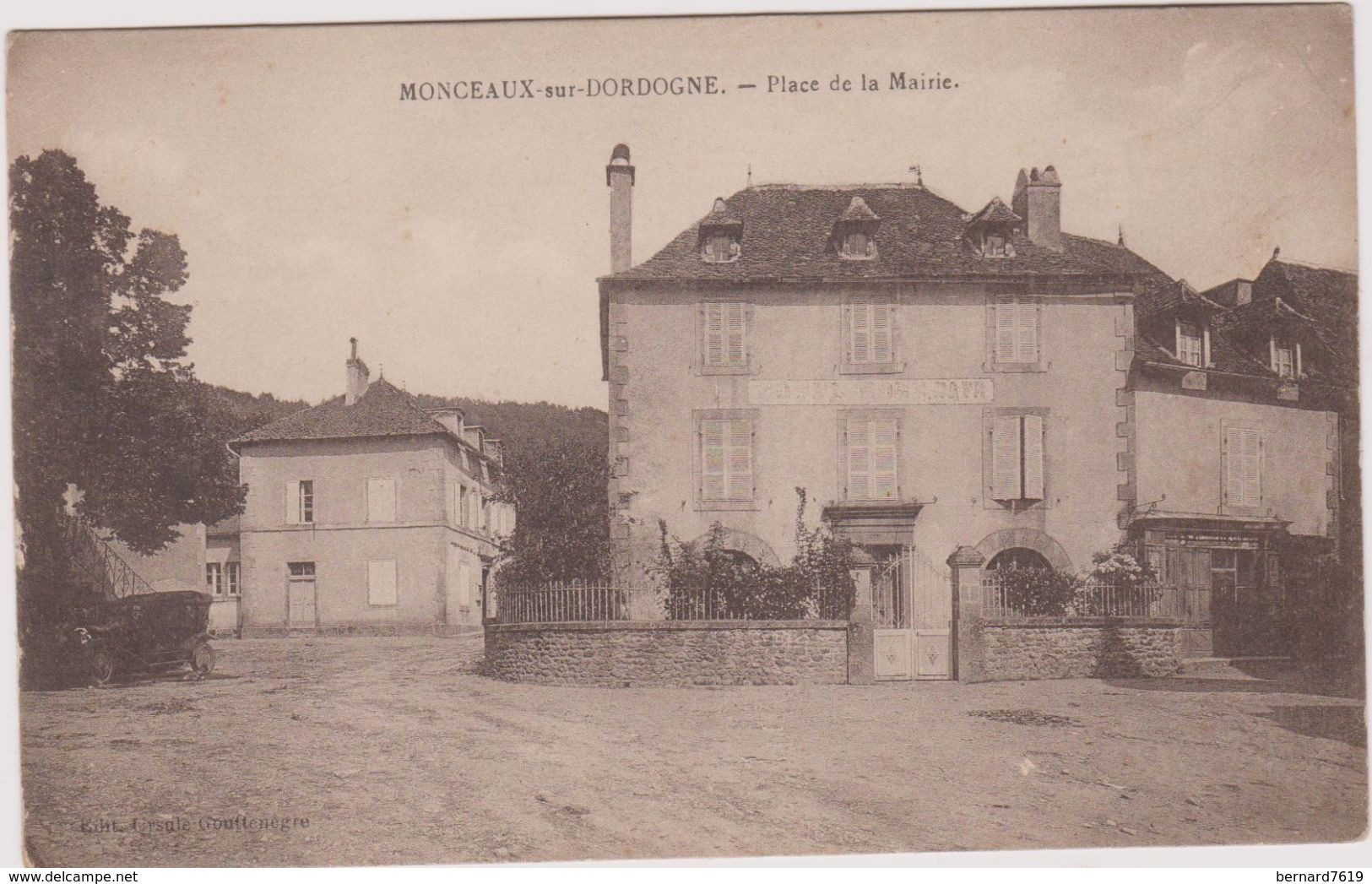 19  Monceaux Sur Dordogne  Place De La Mairie - Autres & Non Classés