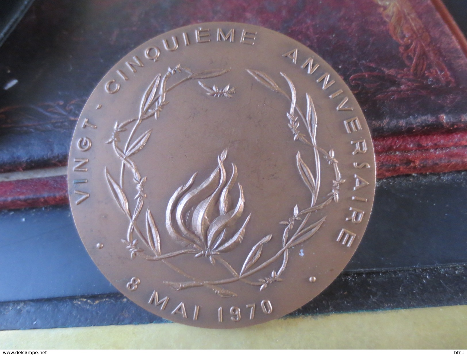 MEDAILLE VICTOIRE- 8 MAI 1945- 25° ANNIVERSAIRE 8 MAI 1970 -  VOIR PHOTOS - 1939-45