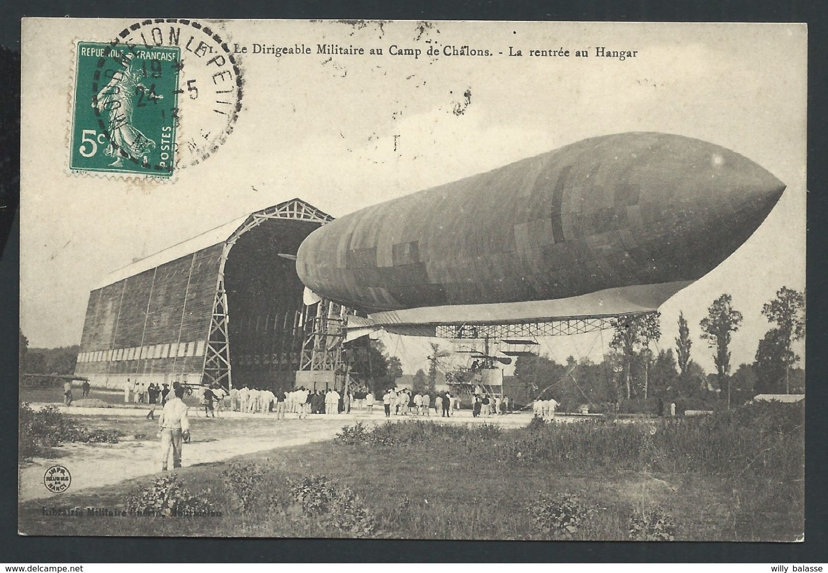 +++ CPA - Aviation - Avion - Le DIRIGEABLE Militaire Au Camp De CHALONS - Rentrée Au Hangar   // - Zeppeline