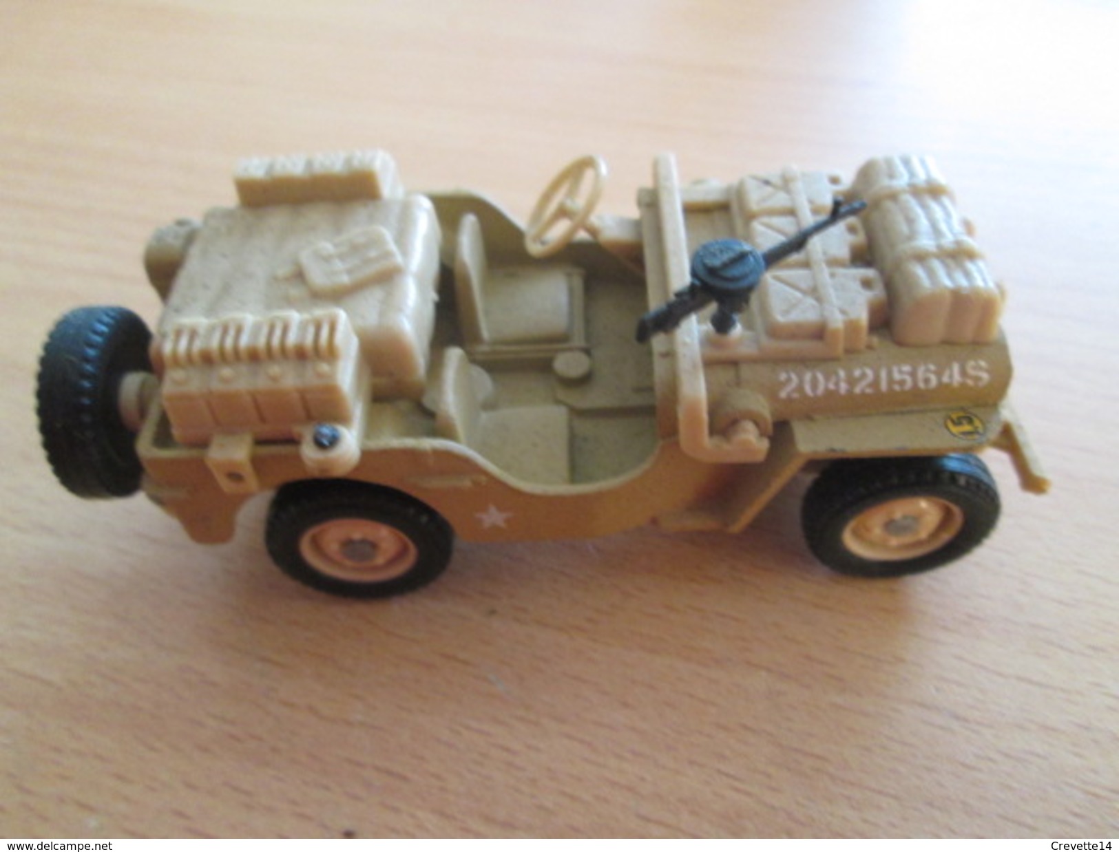 JEEP LRDG  / Véhicule De Marque SOLIDO , état NEUF , Issu De Collection édité Chez Hachette Ou Ce Genre Il Y A 10 Ans. - Chars