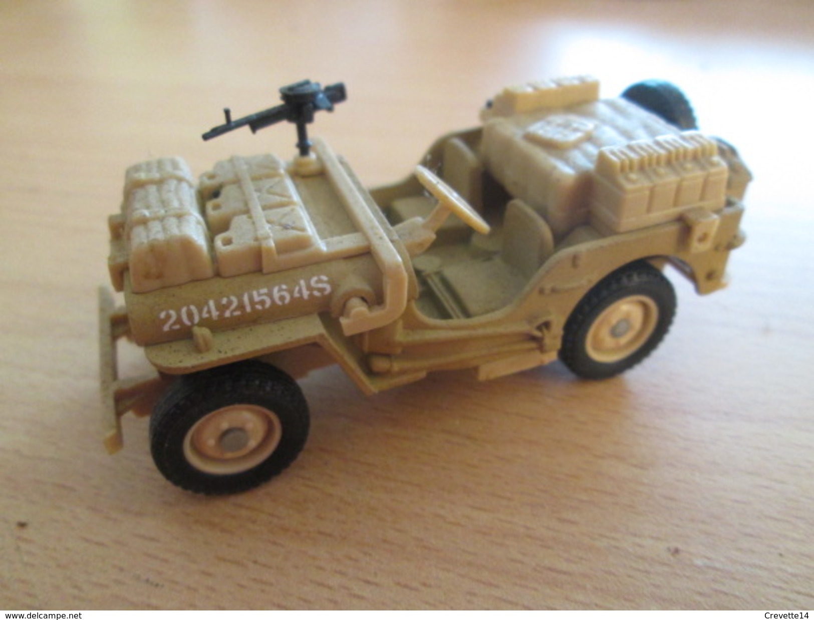 JEEP LRDG  / Véhicule De Marque SOLIDO , état NEUF , Issu De Collection édité Chez Hachette Ou Ce Genre Il Y A 10 Ans. - Chars