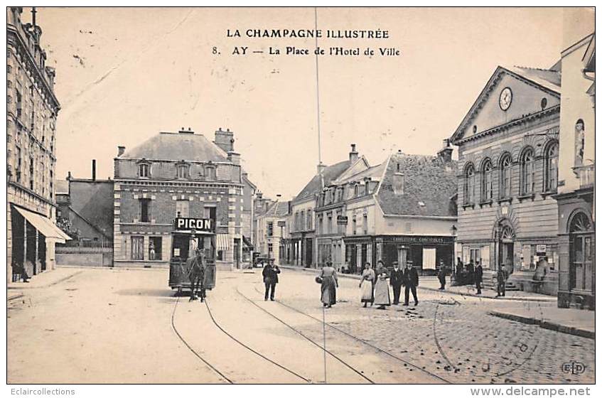 Ay En Champagne       51       Place De L'Hôtel De Ville.  Tramway   (voir Scan) - Ay En Champagne