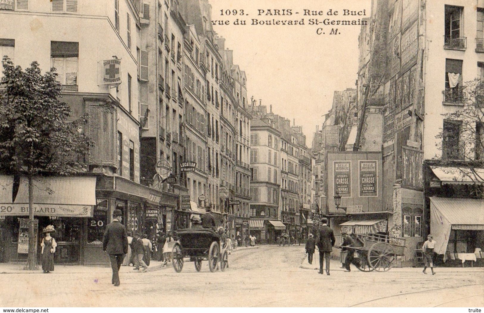 PARIS RUE DE BUCI VUE DU BOULEVARD SAINT-GERMAIN - Arrondissement: 06