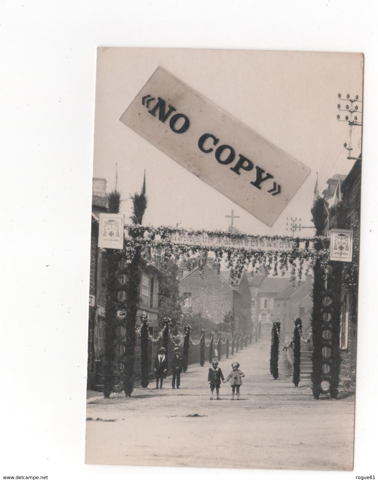 PUTANGES - PONT ECREPIN - ( Orne ) - Carte Photo - Fête Ste Thérese - Honneur A Mon Seigneur - Pont Ecrepin