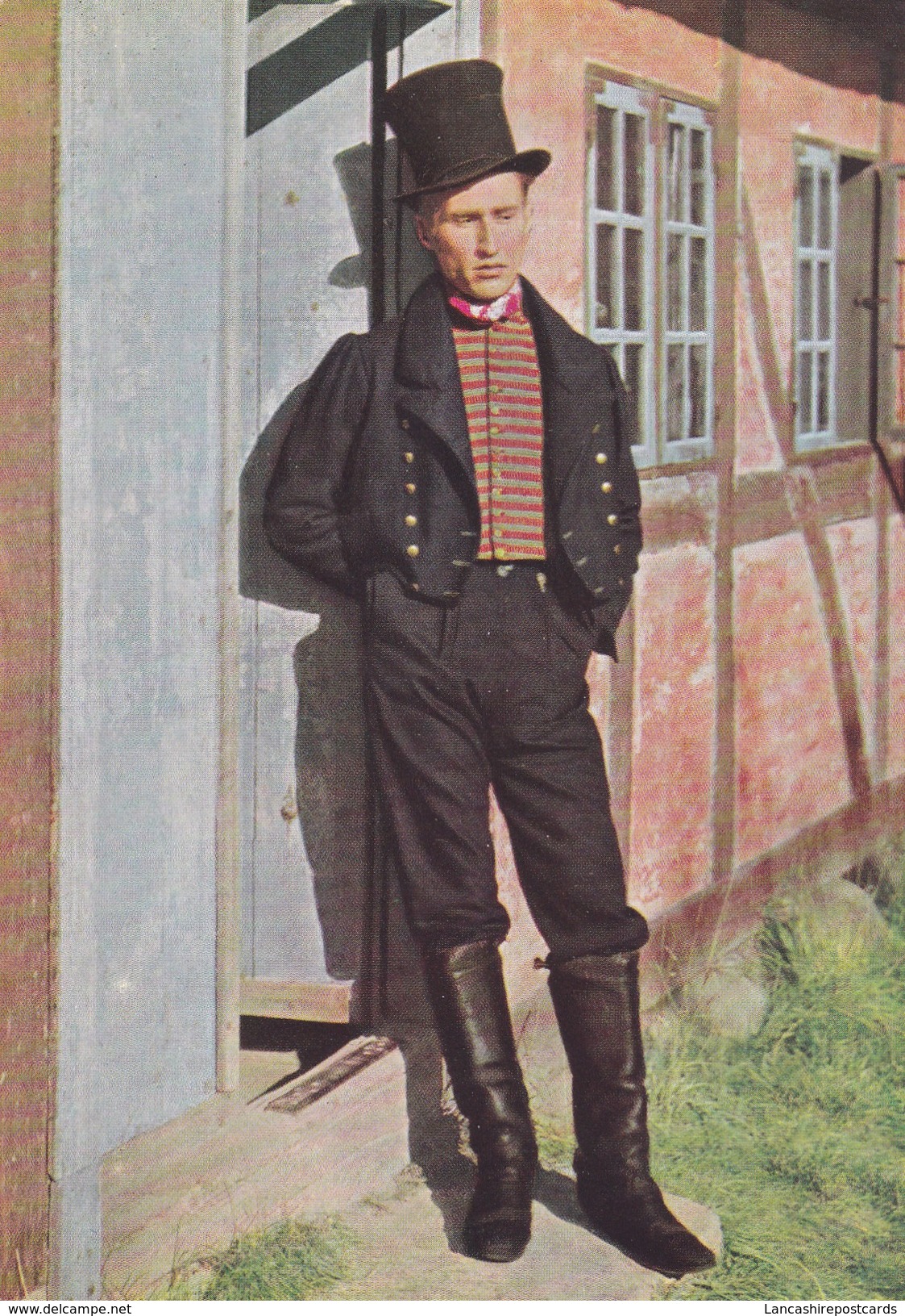 Postcard Denmark Man From The County Od Odense In Costume  My Ref B21997 - Fashion