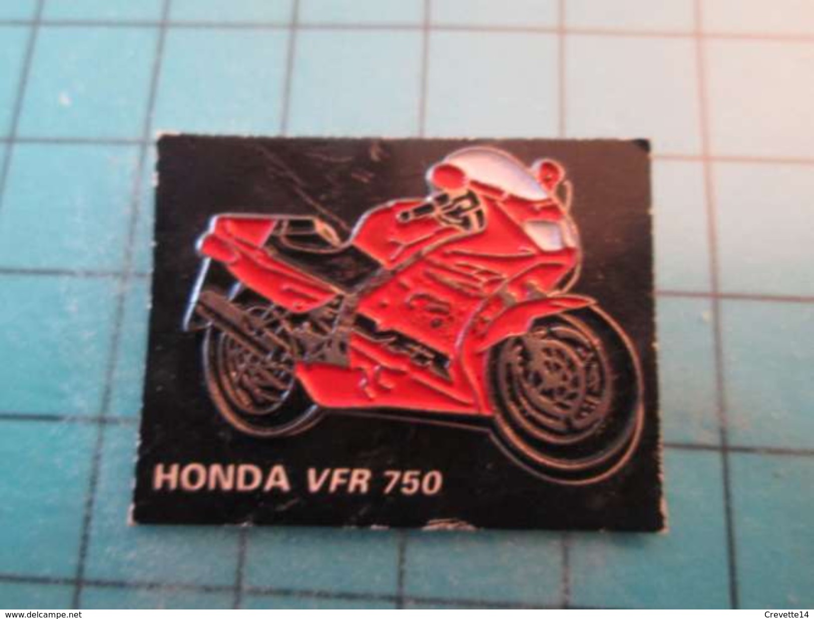 Pin1415b Pin's Pins / Beau Et Rare : MOTO HONDA VFR 750  Marquage Au Dos : - ---  - - Motos