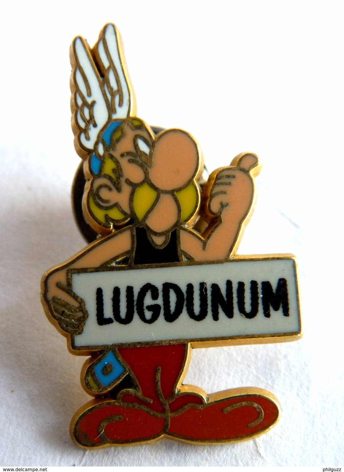 RARE PIN'S Corner Coinderoux ASTERIX AVEC UN PANNEAU LUGDUNUM Tour Doré - Pins