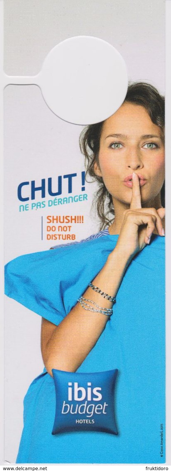 Do Not Disturb Sign From Hotel Ibis Budget - Text In French And English - Etiketten Van Hotels