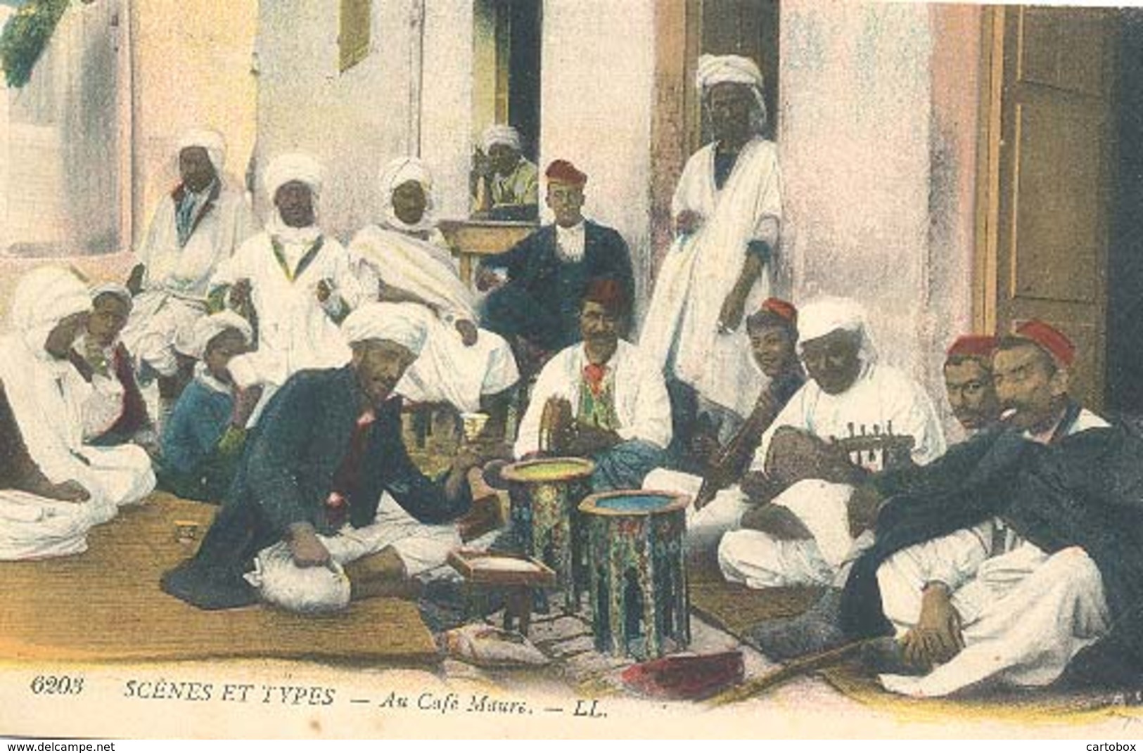 Algerie, Scenes Et Types, Au Café Mauré - Mannen