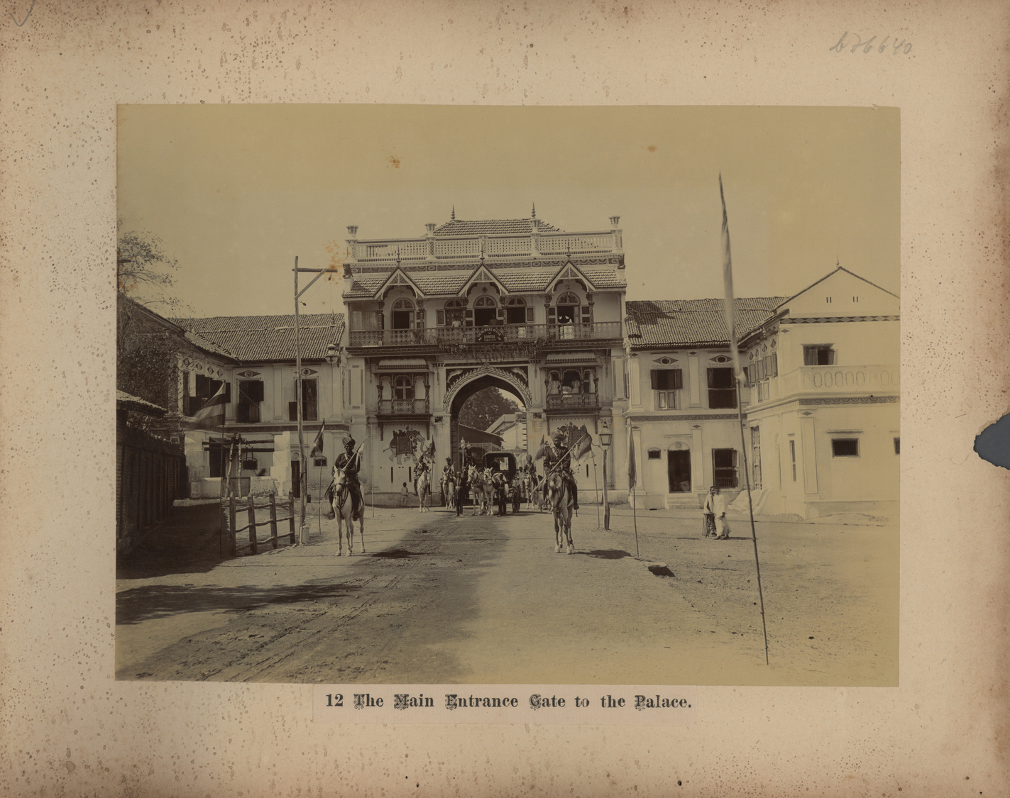 Indien - Besonderheiten: Ca 1910/1920: 25 Großformatige Fotos (meist 29x22 Cm) Auf Karton Geklebt Me - Andere & Zonder Classificatie