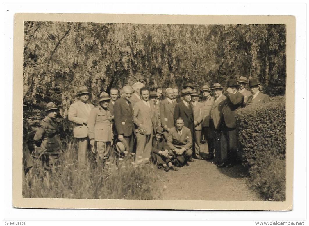 FOTO GRUPPO DI PERSONE - LA FOTO OTTICA NAPOLI 1936 - MISURE CM.12,2X 8 - Photographie