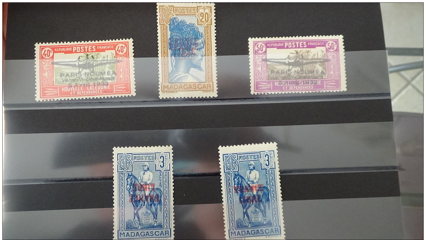 C Timbres **, * Et Oblitérés Anciennes Colonies Françaises + Caarnet De Voyage Terre Adelie. Voir Commentaires. - Collections (en Albums)