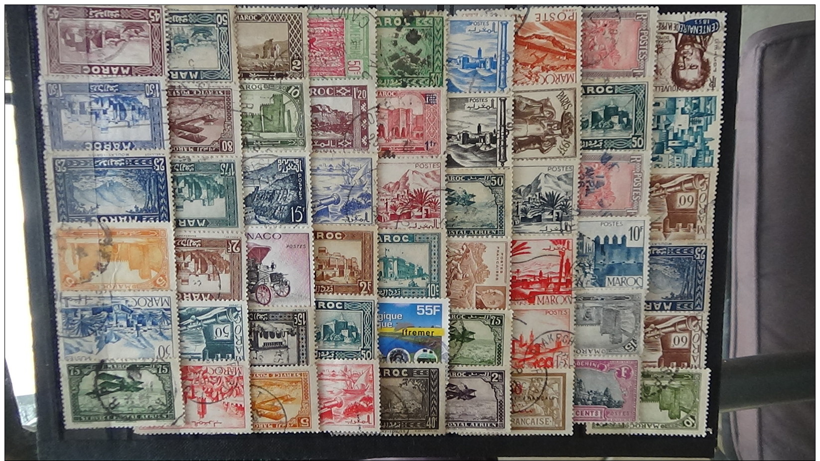 C Timbres **, * et oblitérés anciennes colonies Françaises + caarnet de voyage Terre Adelie. Voir commentaires.