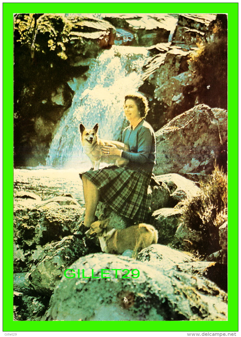 FAMILLES ROYALES - KER MAJESTY THE QUEEN BY A WATERFALL, NR. BALMORAL - J. ARTHUR DIXON - - Familles Royales