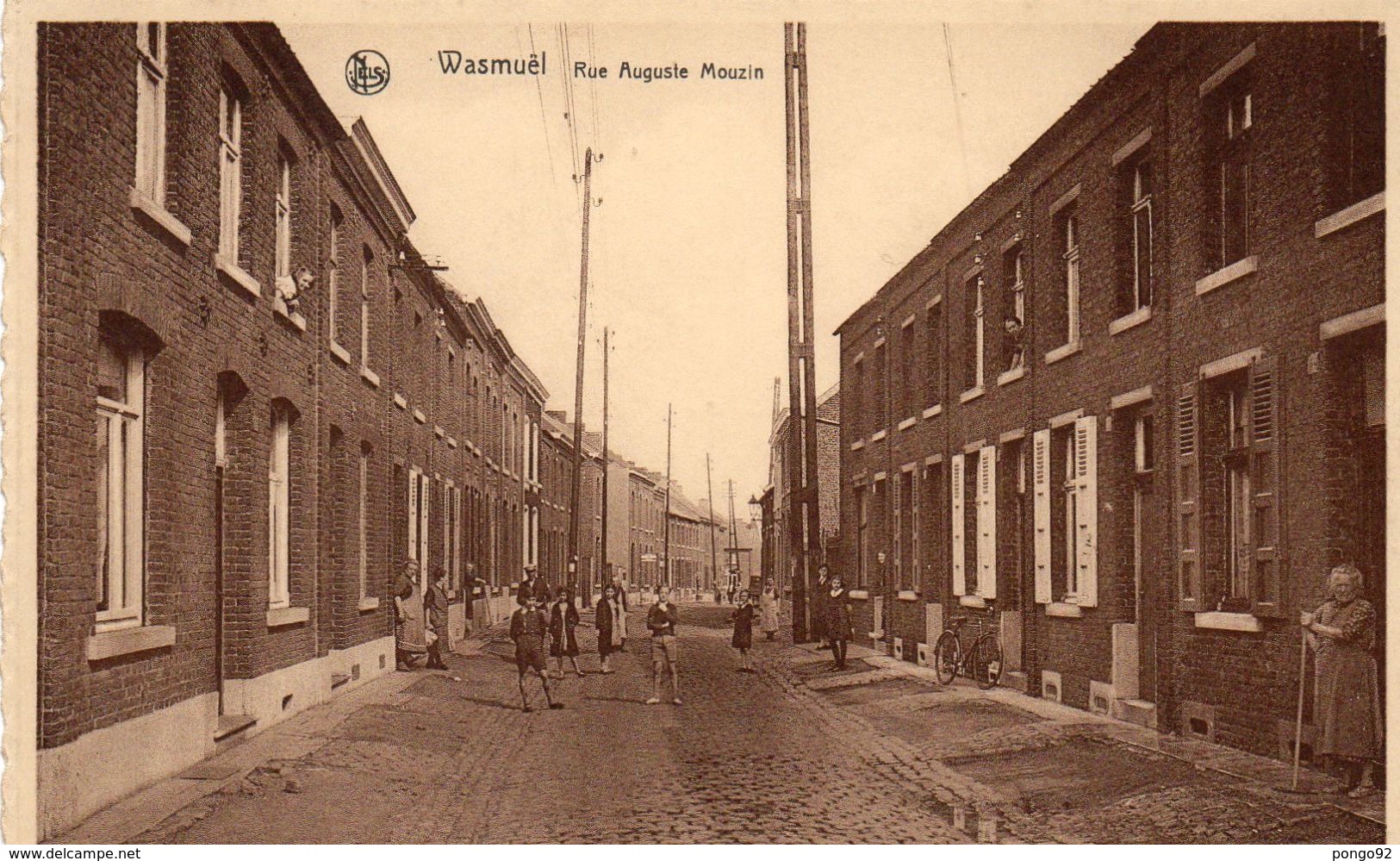 Cpa WASMUÊL, Rue Auguste Mouzin, Les Voisins Sont Sortis Pour La Photo (53.10) - Autres & Non Classés