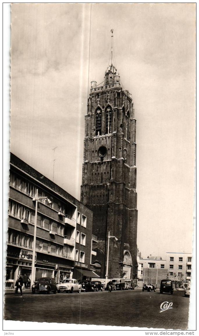 DUNKERQUE LE BEFFROI ,VOITURES ANNEES 50  REF 53850 - Dunkerque